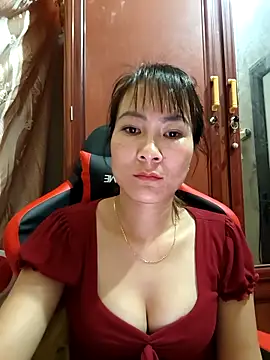 Snapshot of Aly_live chatting on February 13, 2026, 7:14 pm Aly live online show from February 13, 2026, 7:14 pm