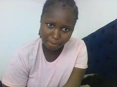 Snapshot of shyNia chatting on February 15, 2026, 10:03 am shyNia online show from February 15, 2026, 10:03 am