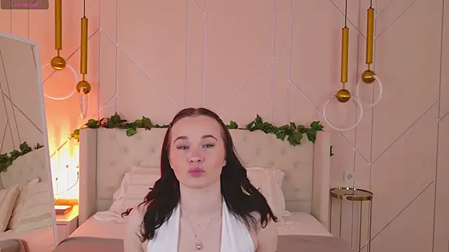 Abigail Forland online show from July 26, 2026, 5:47 am