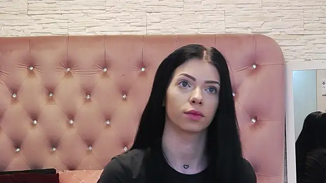 PeachyElla26 online show from February 12, 2026, 5:40 am