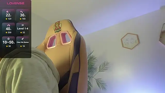 Snapshot of Shopie_Colucci chatting on June 3, 2026, 2:33 pm Shopie Colucci online show from June 3, 2026, 2:33 pm