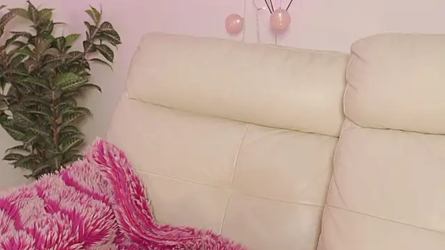 Snapshot of Shopie_Colucci chatting on March 2, 2026, 9:44 pm Shopie Colucci online show from March 2, 2026, 9:44 pm