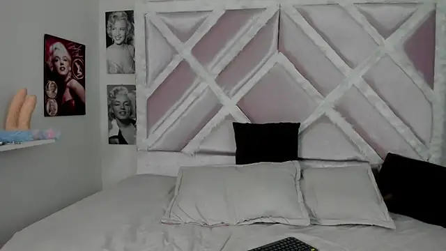 luxx 11 online show from April 16, 2026, 9:39 pm