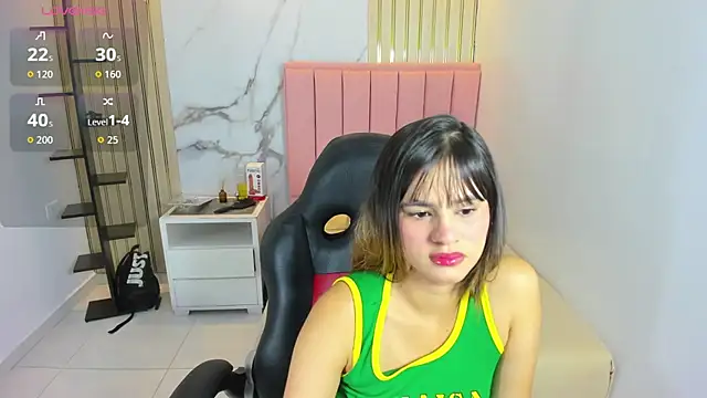 KAROLAGREY online show from July 24, 2026, 12:56 pm