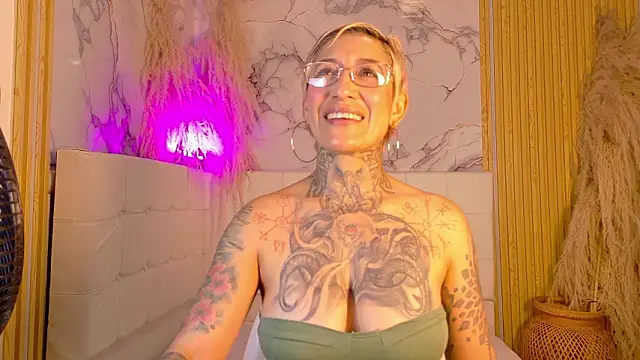 Everlyn sexx online show from March 29, 2026, 12:51 pm