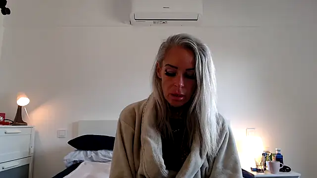 Sophie-Logan-Ink online show from April 20, 2026, 9:34 am