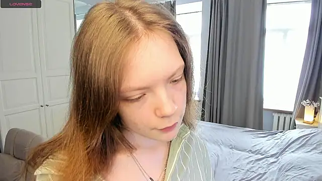 LavenderMitten online show from July 26, 2026, 5:47 am