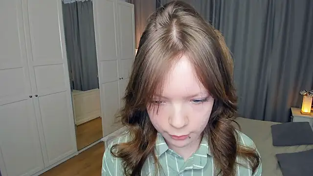 Snapshot of LavenderMitten chatting on February 22, 2026, 7:11 am LavenderMitten online show from February 22, 2026, 7:11 am