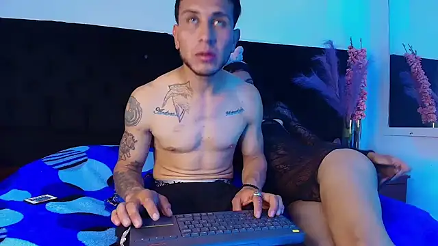 thonixxandluna online show from March 3, 2026, 7:54 pm