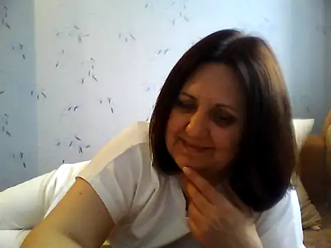 LockyCharm111 online show from May 9, 2026, 3:37 pm