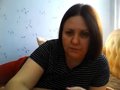 LockyCharm111 online show from July 29, 2026, 1:32 pm