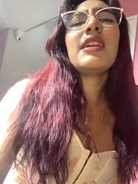 Snapshot of VelariaSoft chatting on April 4, 2026, 1:50 pm VelariaSoft online show from April 4, 2026, 1:50 pm