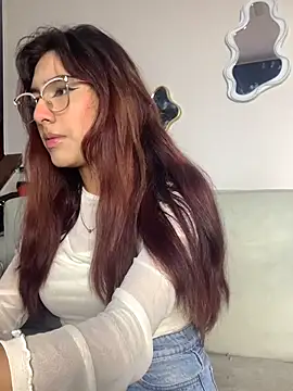 Snapshot of VelariaSoft chatting on April 16, 2026, 1:34 pm VelariaSoft online show from April 16, 2026, 1:34 pm