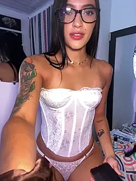 Snapshot of ValeriaMarquez chatting on February 18, 2026, 8:16 pm ValeriaMarquez online show from February 18, 2026, 8:16 pm