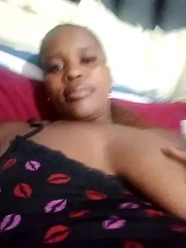 Snapshot of MrsTrina chatting on April 14, 2026, 9:31 pm MrsTrina online show from April 14, 2026, 9:31 pm