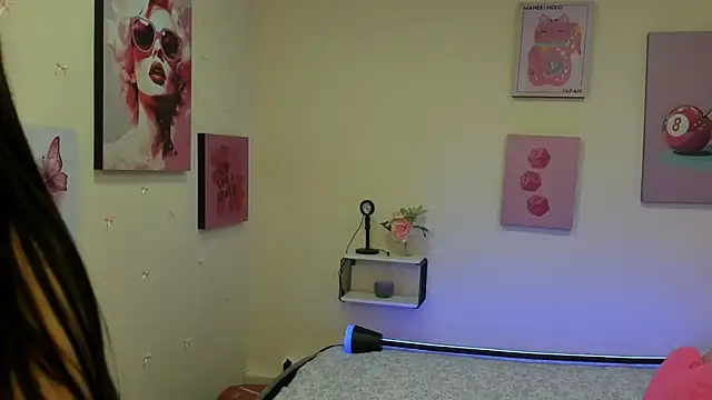 AnnyCotton online show from April 15, 2026, 7:29 pm