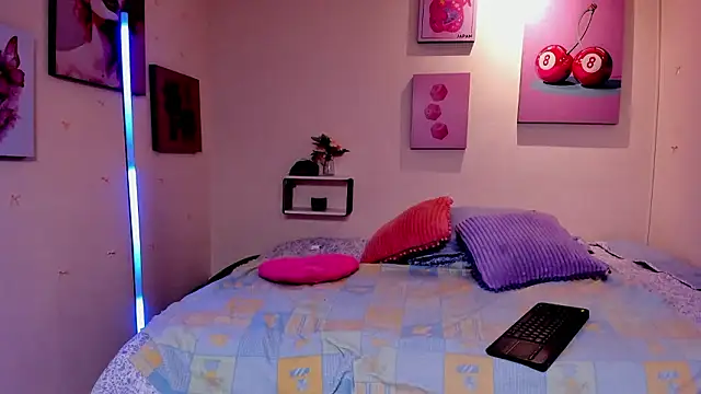 Snapshot of AnnyCotton chatting on February 13, 2026, 7:47 pm AnnyCotton online show from February 13, 2026, 7:47 pm