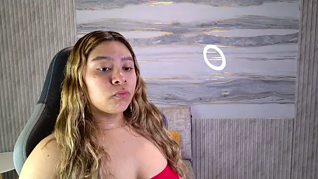 Sophie19   online show from May 19, 2026, 12:12 pm