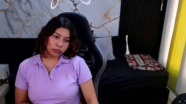 Snapshot of Sophie19__ chatting on February 10, 2026, 1:32 pm Sophie19 online show from February 10, 2026, 1:32 pm