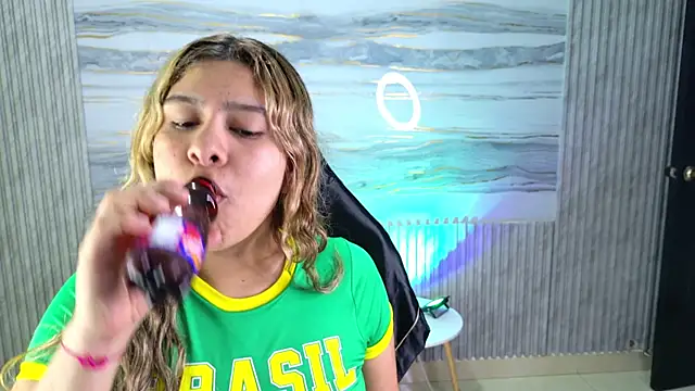 Sophie19   online show from May 23, 2026, 11:42 am