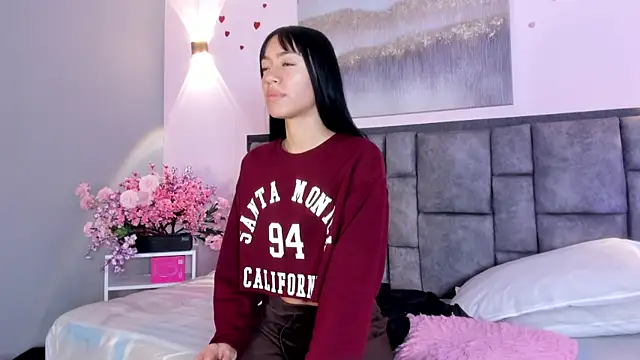 Snapshot of PeytonLouise chatting on February 22, 2026, 12:51 pm PeytonLouise online show from February 22, 2026, 12:51 pm