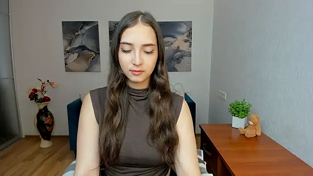 Effy Royse online show from April 1, 2026, 5:42 am