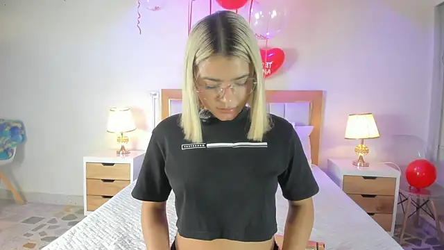 Snapshot of Bunny_Blush1 chatting on February 16, 2026, 7:12 pm Bunny Blush1 online show from February 16, 2026, 7:12 pm