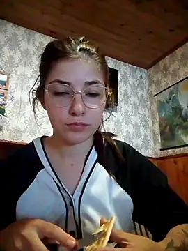 Luna33- online show from March 31, 2026, 2:30 pm