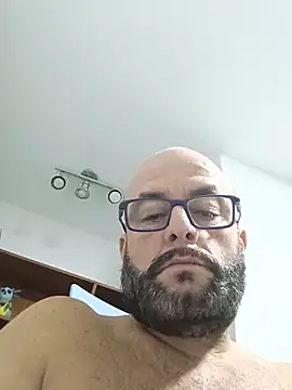 arrechon323 online show from June 29, 2026, 6:42 am
