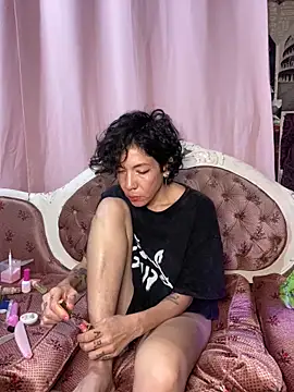 JeanneDuval8888 online show from February 21, 2026, 12:45 am