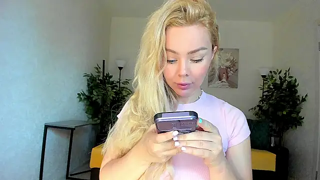 caty kiss online show from July 28, 2026, 4:09 am