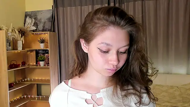 Snapshot of HolliBillig chatting on April 7, 2026, 7:04 pm HolliBillig online show from April 7, 2026, 7:04 pm