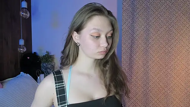 Snapshot of HolliBillig chatting on March 18, 2026, 7:15 pm HolliBillig online show from March 18, 2026, 7:15 pm