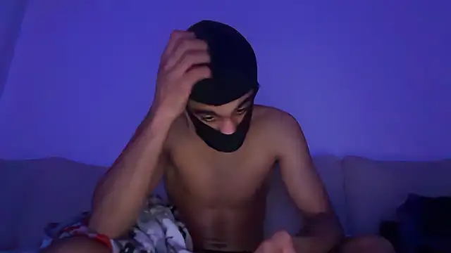 Snapshot of reubeu2pnm chatting on February 13, 2026, 3:39 am reubeu2pnm online show from February 13, 2026, 3:39 am