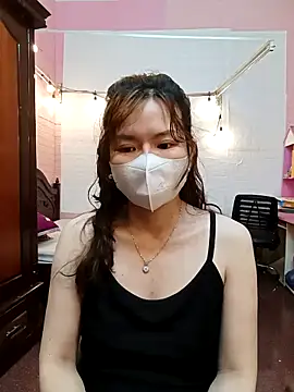 Snapshot of Trang26 chatting on February 26, 2026, 12:43 am Trang26 online show from February 26, 2026, 12:43 am