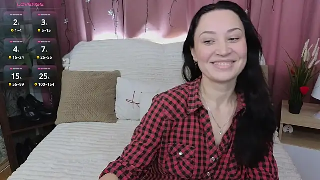 Vivimoonx online show from March 25, 2026, 6:13 am