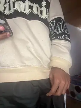 mondacuo3000 online show from April 22, 2026, 6:36 pm