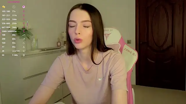 Snapshot of LizaRise chatting on February 11, 2026, 12:05 pm LizaRise online show from February 11, 2026, 12:05 pm