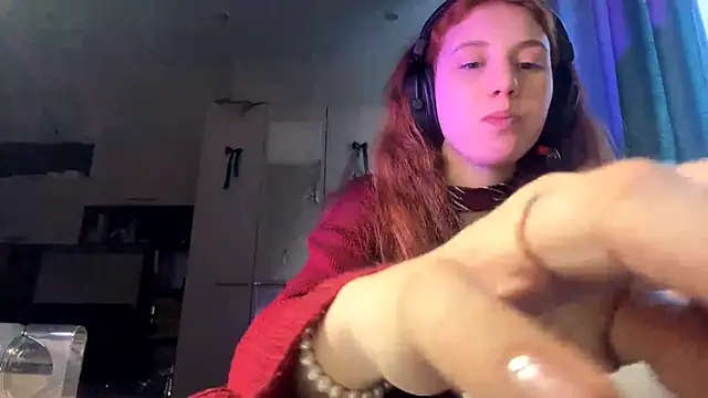 Snapshot of AliceCarrol chatting on February 27, 2026, 3:01 pm AliceCarrol online show from February 27, 2026, 3:01 pm