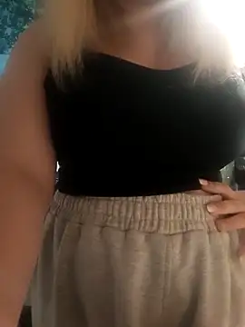 EvaTallor online show from April 8, 2026, 11:17 pm