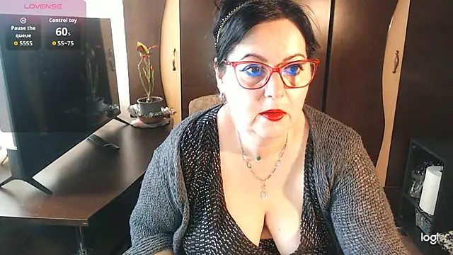 Snapshot of exiMIlf chatting on February 12, 2026, 11:10 am exiMIlf online show from February 12, 2026, 11:10 am