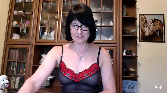 Snapshot of Vlastelina chatting on May 10, 2026, 1:46 pm Vlastelina online show from May 10, 2026, 1:46 pm