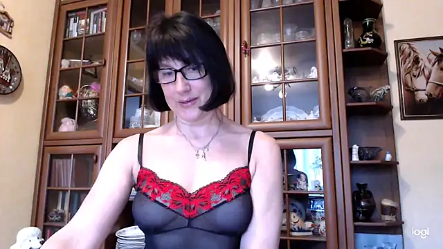 Snapshot of Vlastelina chatting on April 3, 2026, 1:28 pm Vlastelina online show from April 3, 2026, 1:28 pm