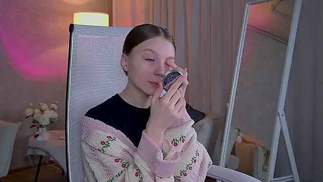 ElliFrankenweenie online show from March 6, 2026, 6:30 am