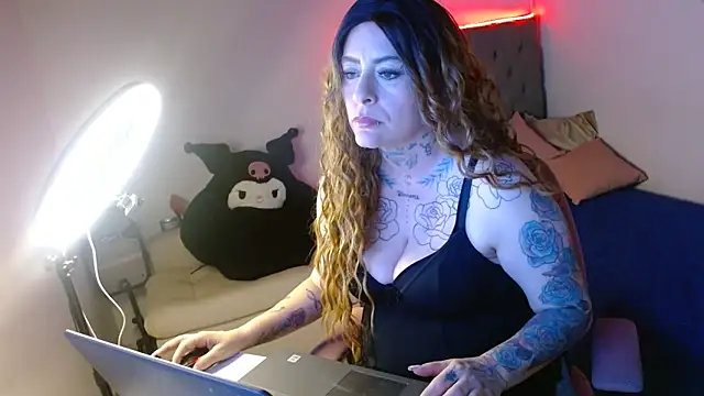 mia vantt online show from April 14, 2026, 9:31 pm