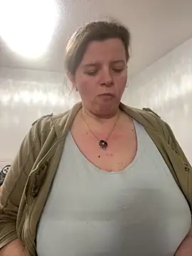 Laura-Loveyou online show from March 7, 2026, 8:03 pm