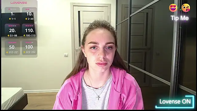 julia wonderful  online show from April 12, 2026, 2:04 am