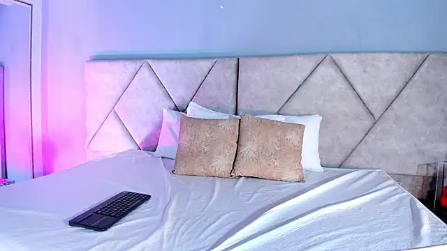 Snapshot of KaattyDoll chatting on February 15, 2026, 1:10 pm KaattyDoll online show from February 15, 2026, 1:10 pm