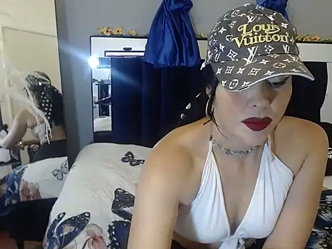 Snapshot of zaradesirex chatting on February 17, 2026, 5:10 pm zaradesirex online show from February 17, 2026, 5:10 pm