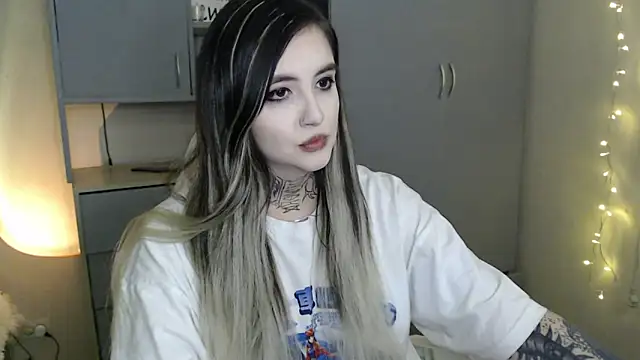 Snapshot of Rin_Tozier chatting on February 17, 2026, 12:52 am Rin Tozier online show from February 17, 2026, 12:52 am